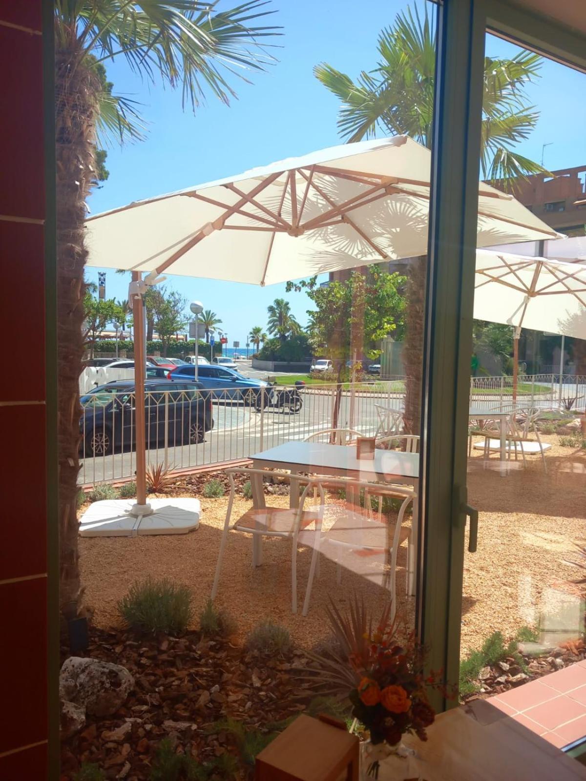 Terra Aurea Aparthotel Salou Exteriör bild